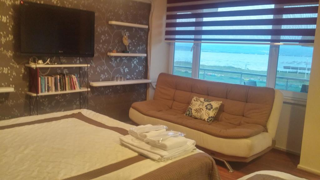 Flora Hotel Burhanli Екстер'єр фото