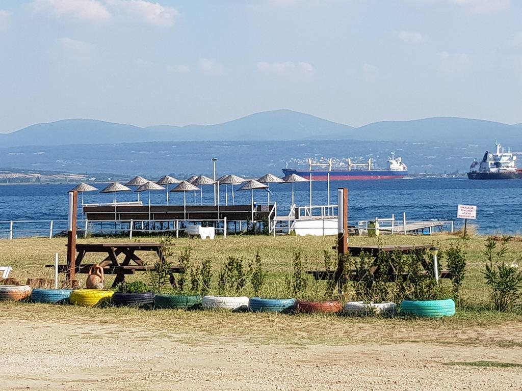 Flora Hotel Burhanli Екстер'єр фото
