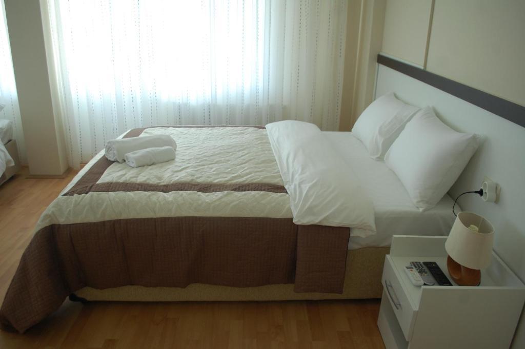 Flora Hotel Burhanli Екстер'єр фото